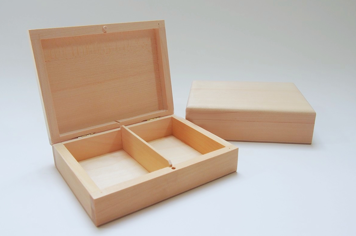 Dřevěná krabička 2 PŘIHRÁDKY (16x12x4cm)