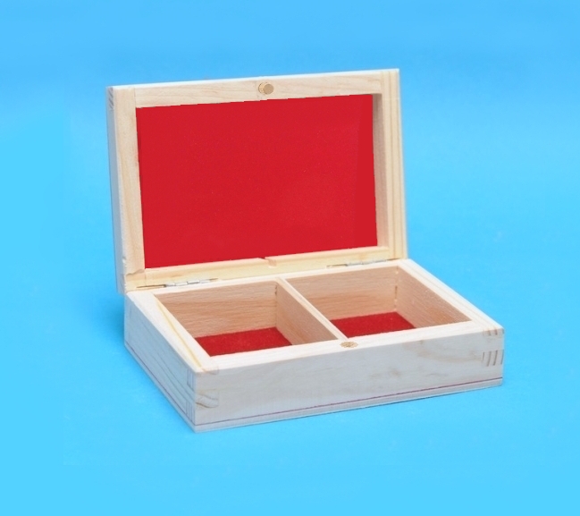 Dřevěná krabička na prstýnky se sametem (12x8x4cm)